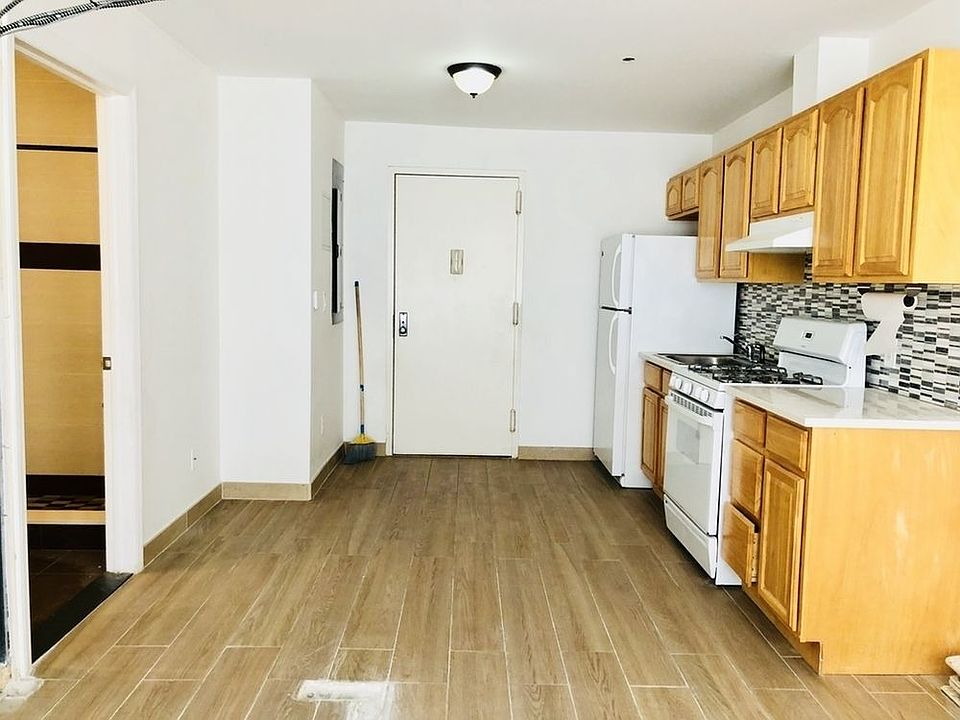 1st image of 2447 44th St APT 1F