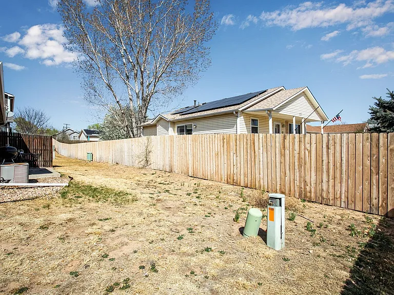 1751 Rowan Ln — Photo 12