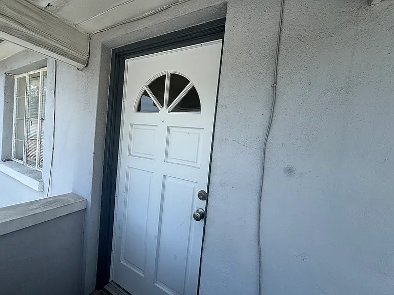 2201 5th Ave N #1/2 — Photo 2