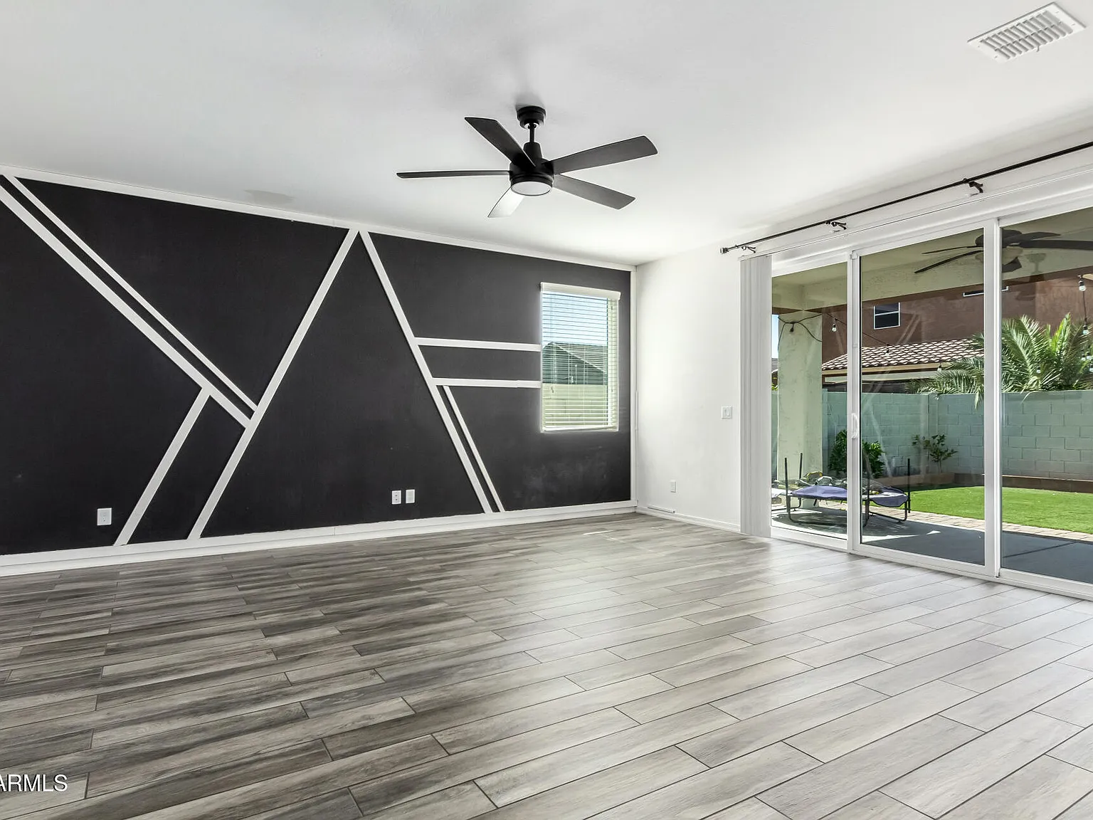 4 bed, 2.5 bath, 2125 sqft, $2,599 — Photo 4