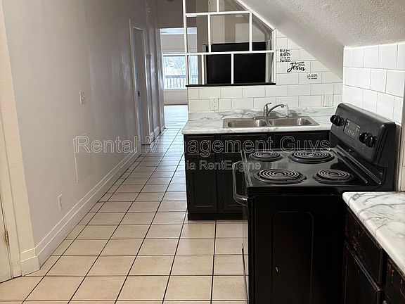 3rd image of 793 Selby Ave #3