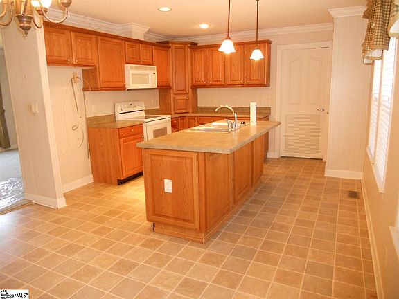 4th image of 105 Cypress Springs Dr