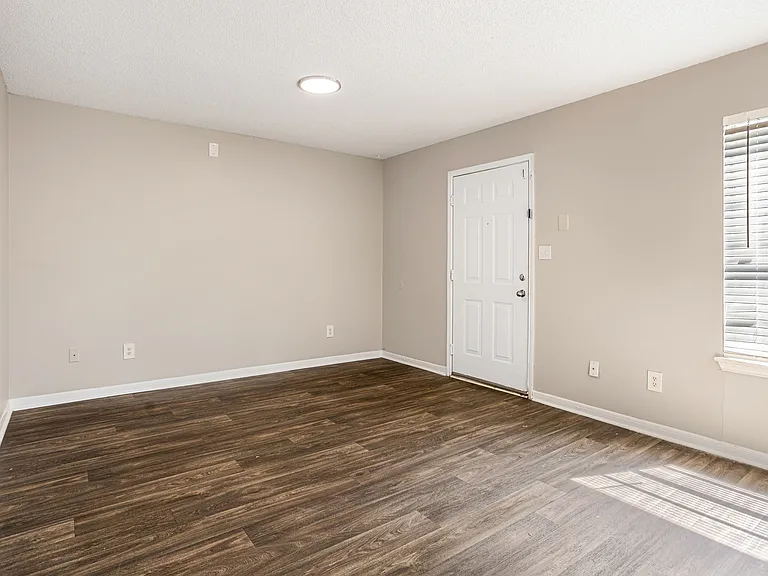 Bessemer Place Apartments — Photo 17