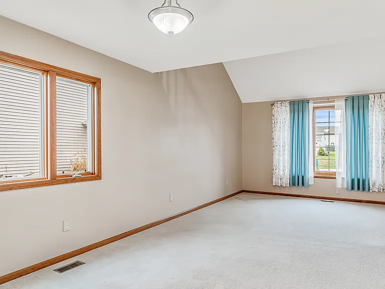 14924 Knobcone Ct — Photo 4