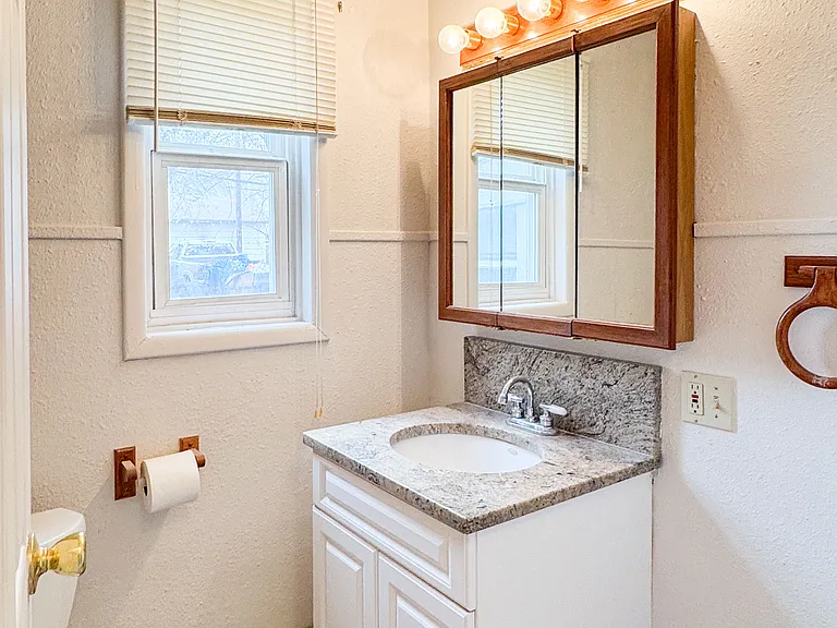613 S 34th St — Photo 11