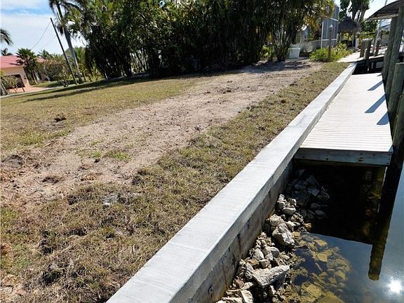 3rd image of 2389 Sapodilla Lane St