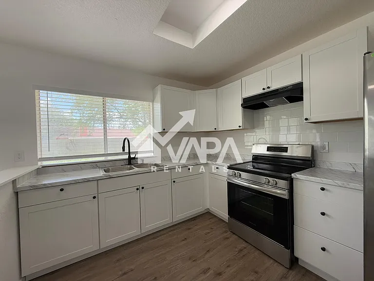 9702 Hidden Ledge — Photo 8