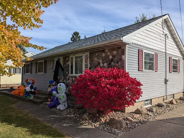 1219 Seymour St, Grand Ledge, MI 48837