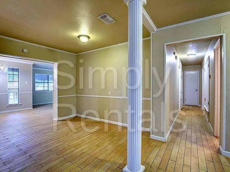 6716 Sayle St — Photo 12