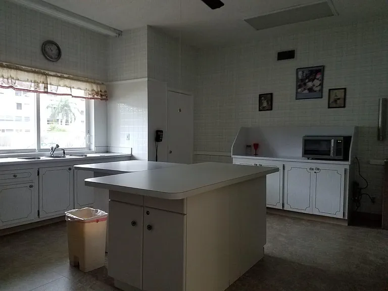 700 Village Green Ct #302 — Photo 32