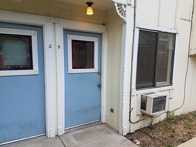 2537 Spruce Street, Apt. #3 - entry