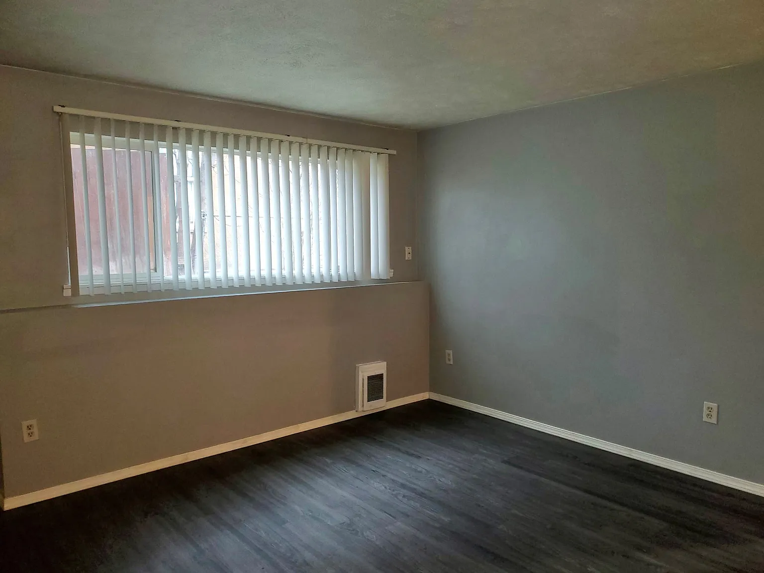 2927 E Olympic Ave — Photo 3