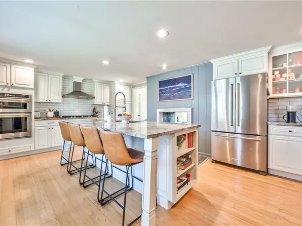 8345 Reinhardt St, Prairie Village, KS 66206
