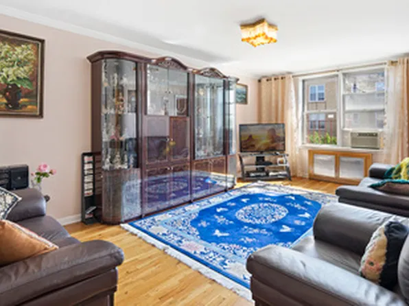 1350 East Fifth Street image 1 of 7