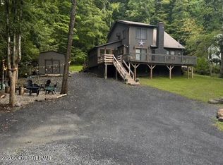 5995 Decker Rd, Bushkill, PA 18324