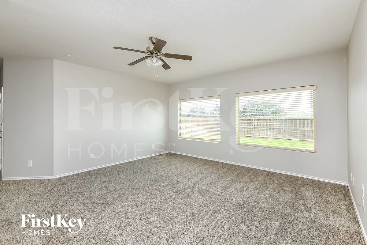 Building Photo - 1721 Jacona Trl