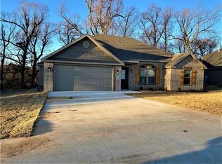 1368 Bay Ave, Springdale, AR 72764