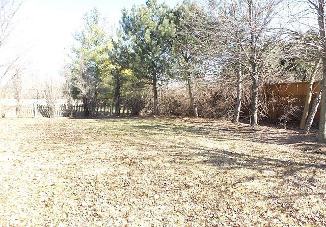 2nd image of 1027 Thackery Ln