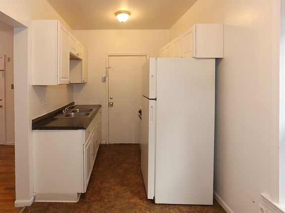 2nd image of 933 W Sunnyside Ave APT 2N