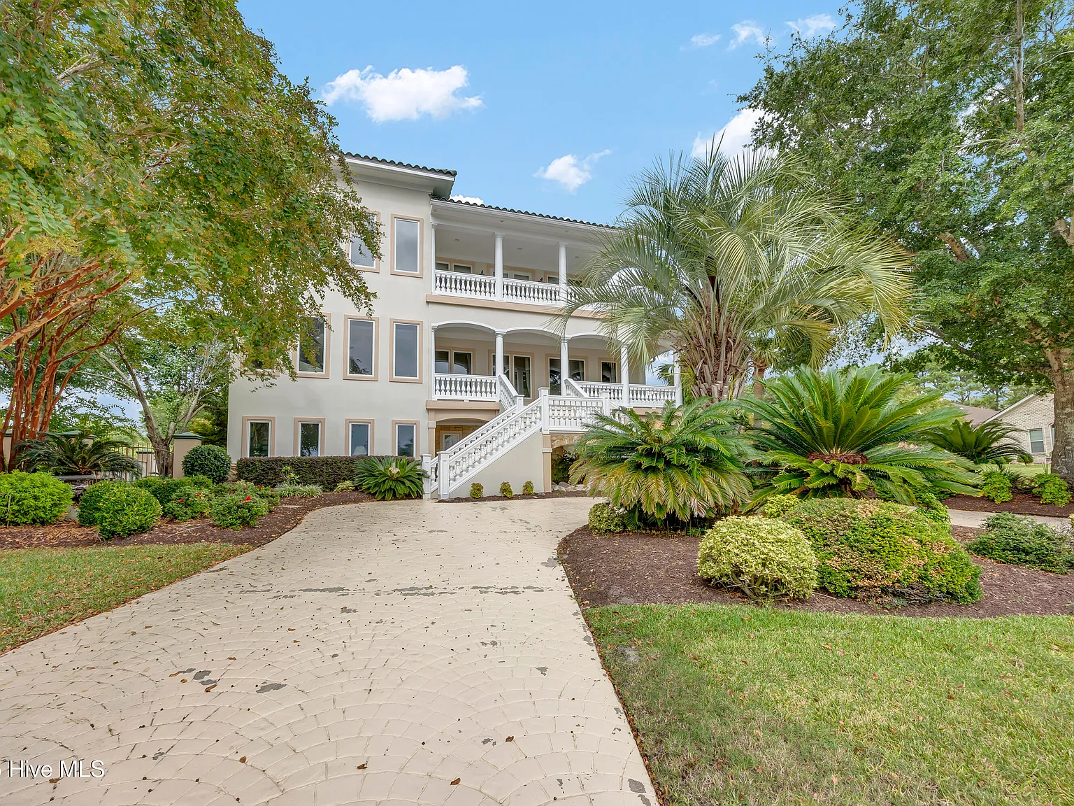 3 bed, 3.5 bath, $5,000 — Photo 3