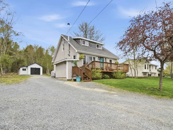 340 Lakeview Ave, Middle Sackville, NS B4E 3B6