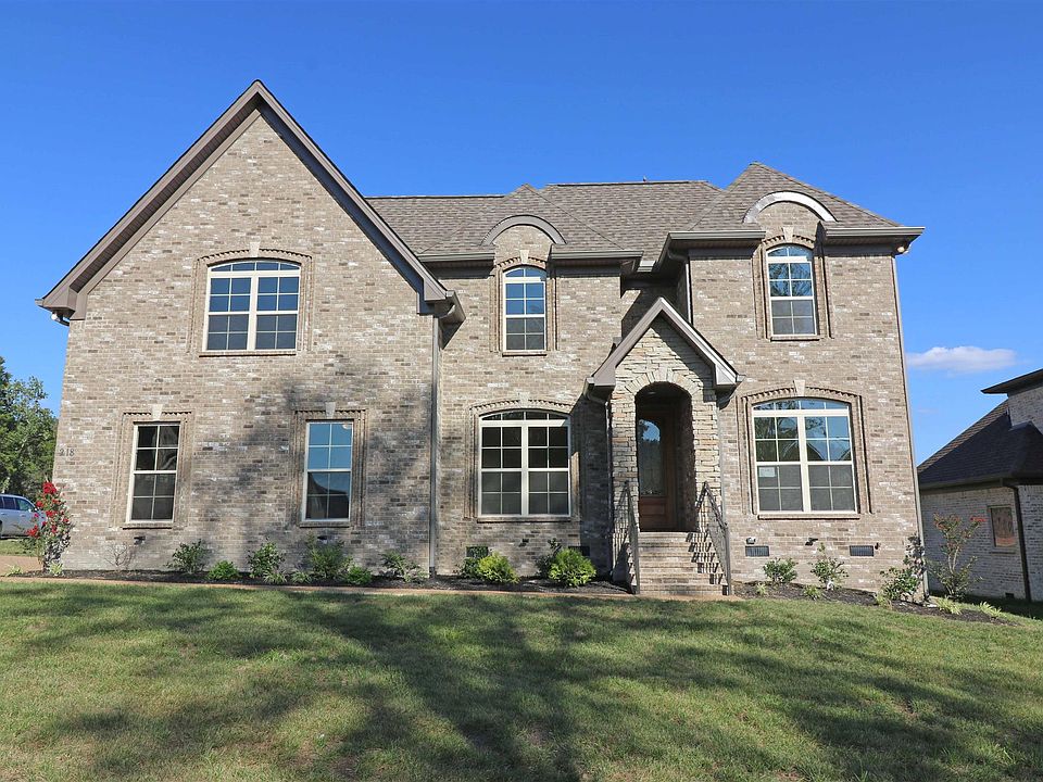 1st image of 218 Farmbrook Ln