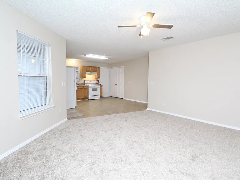 3740 Frontera Cir — Photo 4