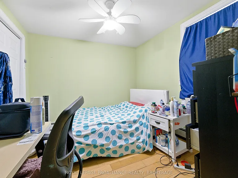 511 Victoria St — Photo 35