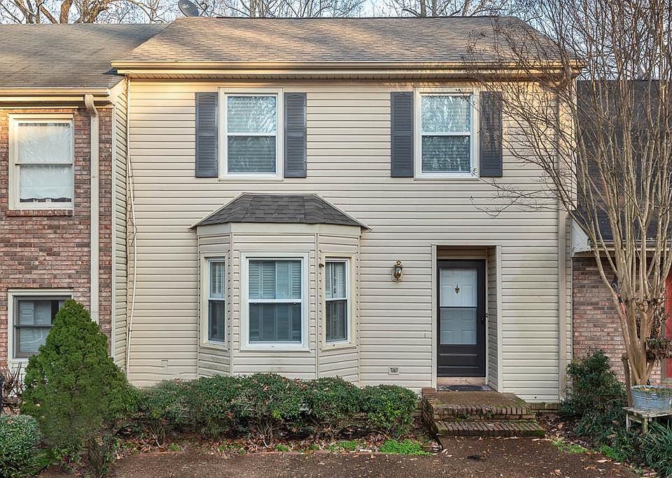 1st image of 204 Woodcastle Dr