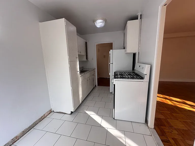 194-05 67th Ave #1B — Photo 3