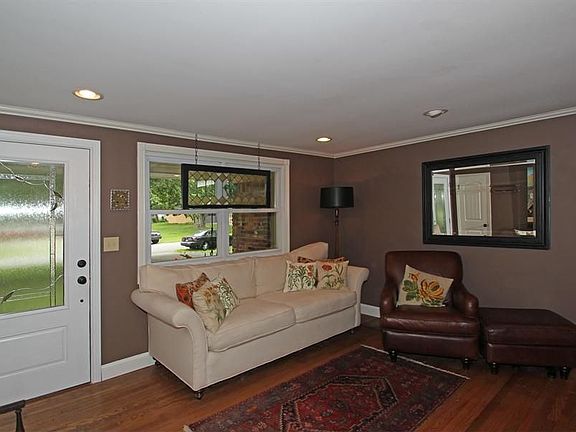 3rd image of 628 Karen Dr