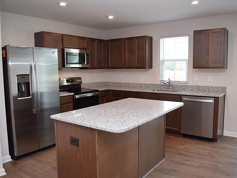1530 39th Avenue Loop NE #5 — Photo 37