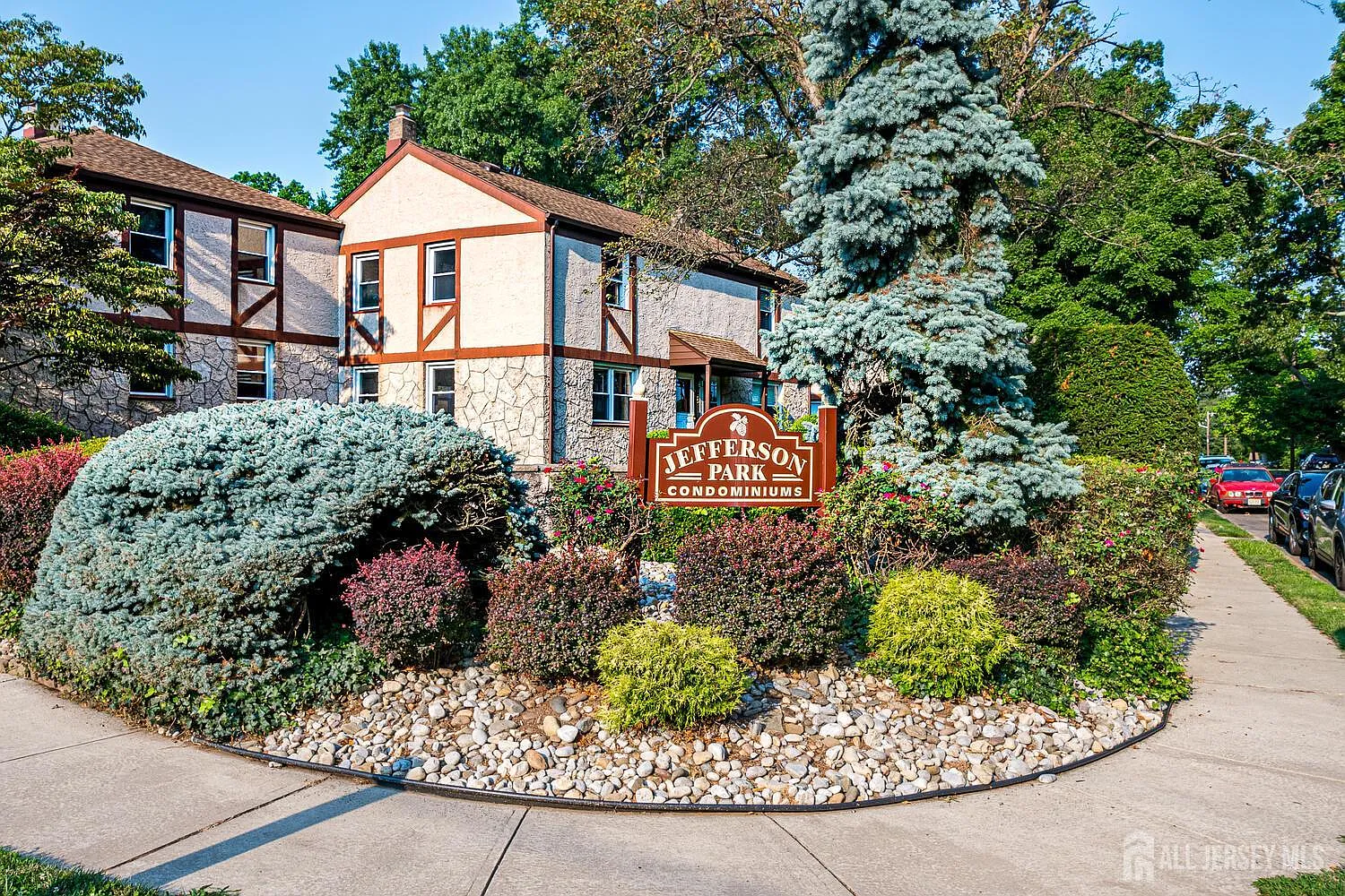 2 bed, 1.0 bath, $2,650 — Photo 1