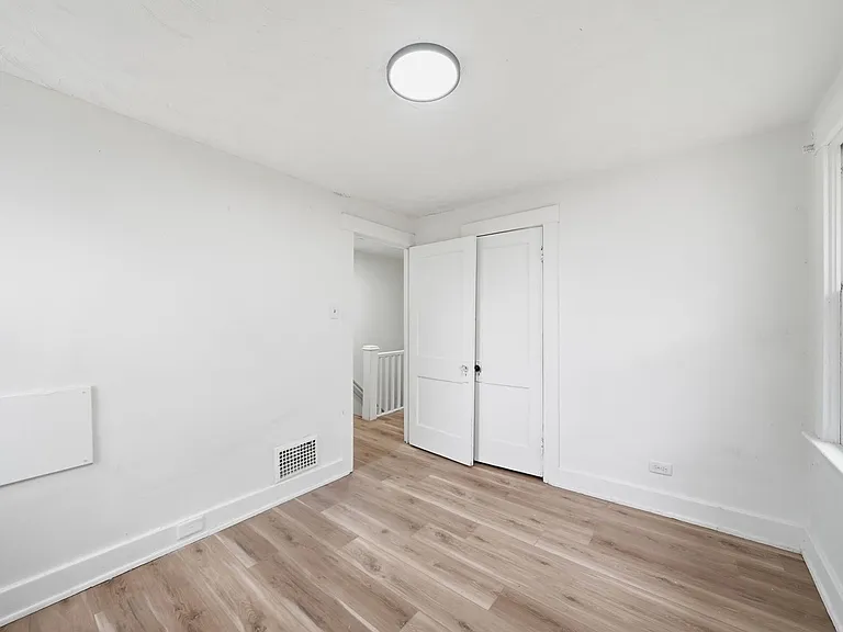 1211 Emily St — Photo 32