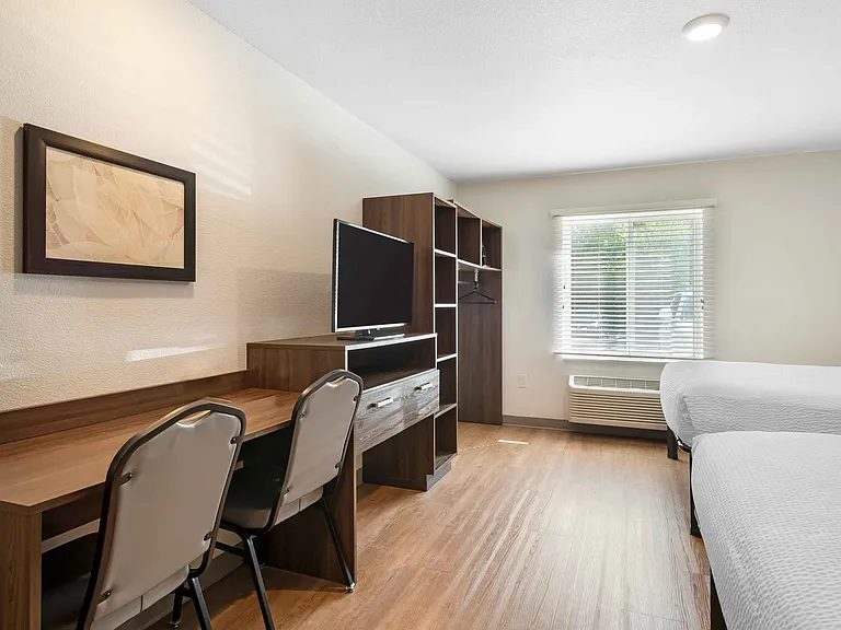 Studio Suite - 2 Queen Beds