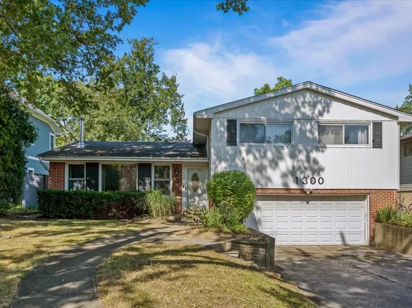 1300 Knollwood Rd, Deerfield, IL 60015