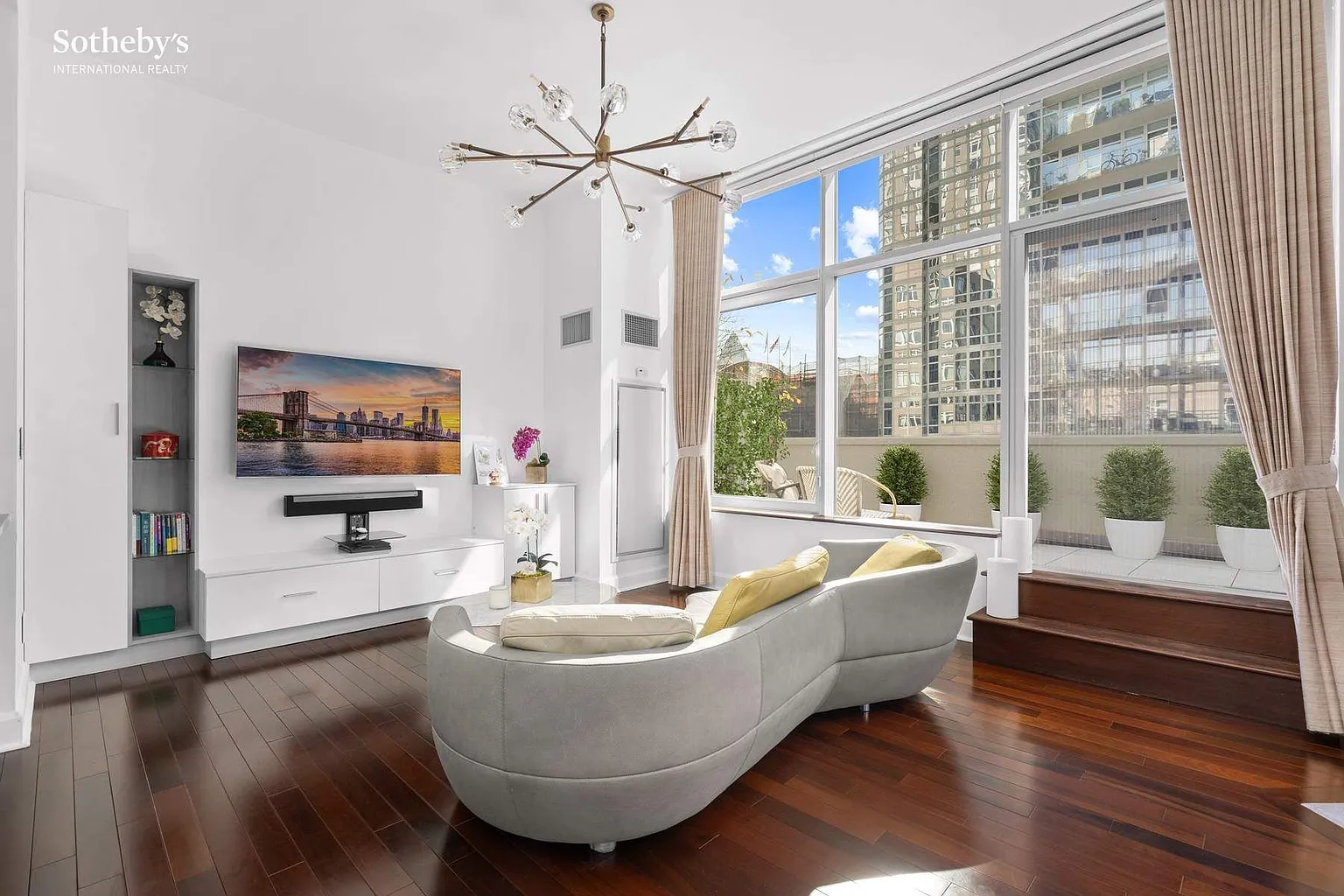 243 W 60th St APT 7C photo 1