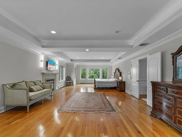 1 Euclid Rd — Photo 29