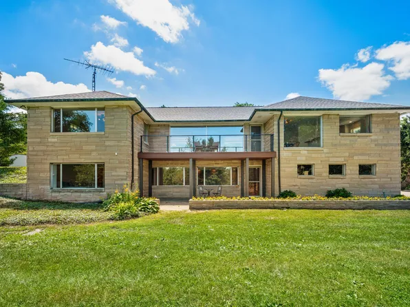 3017 Niles Buchanan Rd, Buchanan, MI 49107