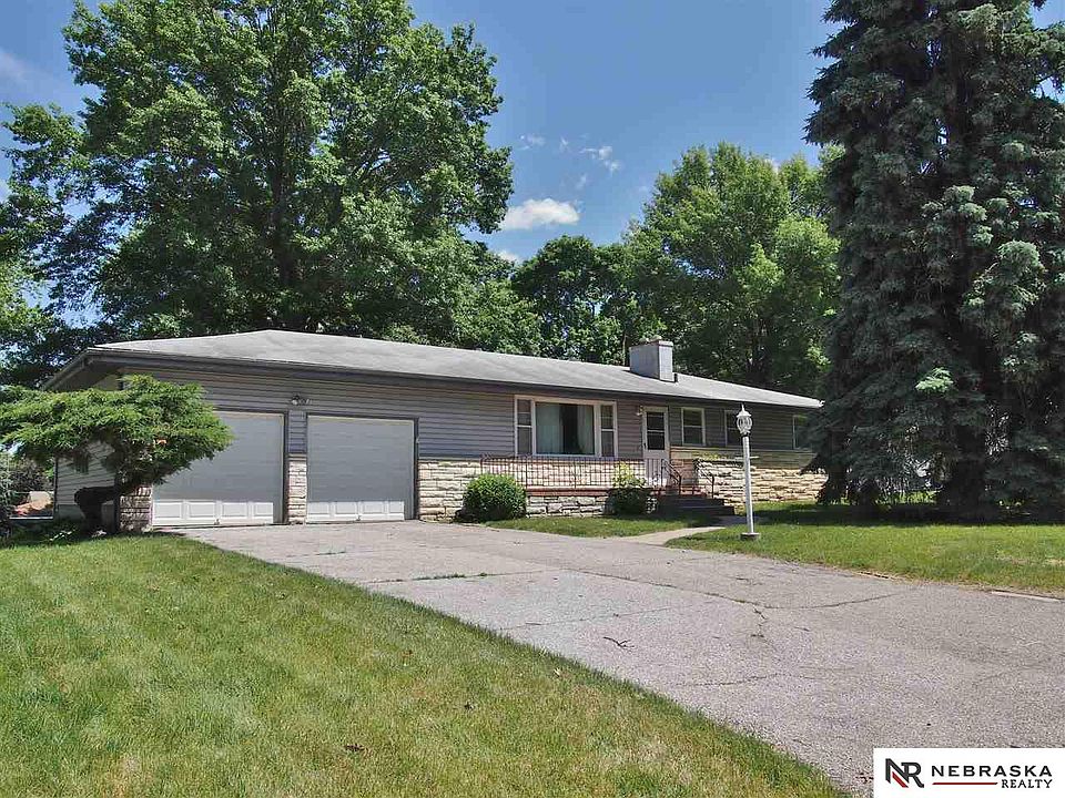 1st image of 3609 S 100th Ave