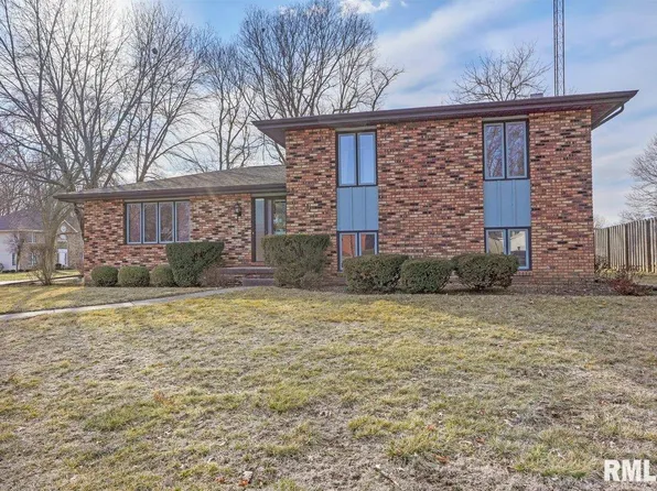 2910 Victoria Dr, Springfield, IL 62704