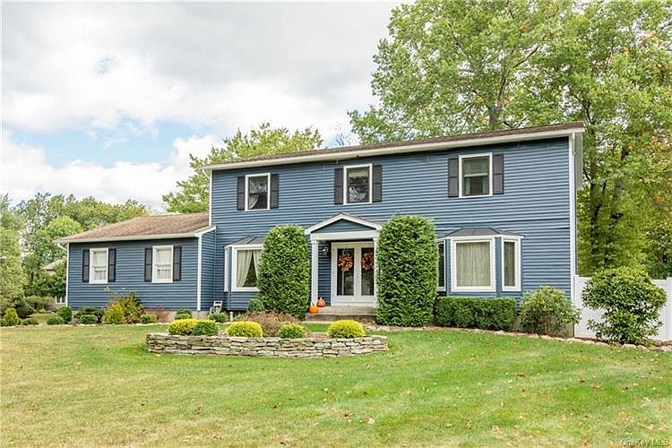 1st image of 2 Brookline Cir