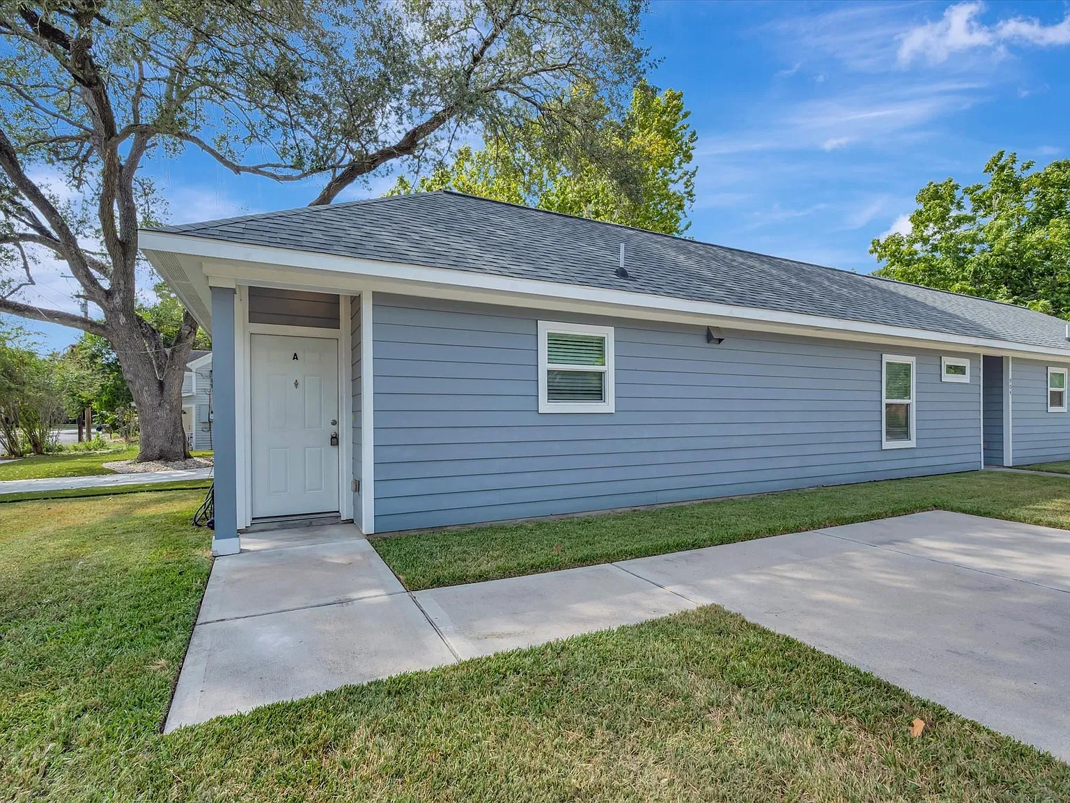2 bed, 2.0 bath, 900 sqft, $1,650 — Photo 1