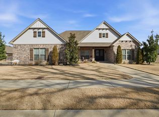 2930 Shadow Ln, Conway, AR 72034