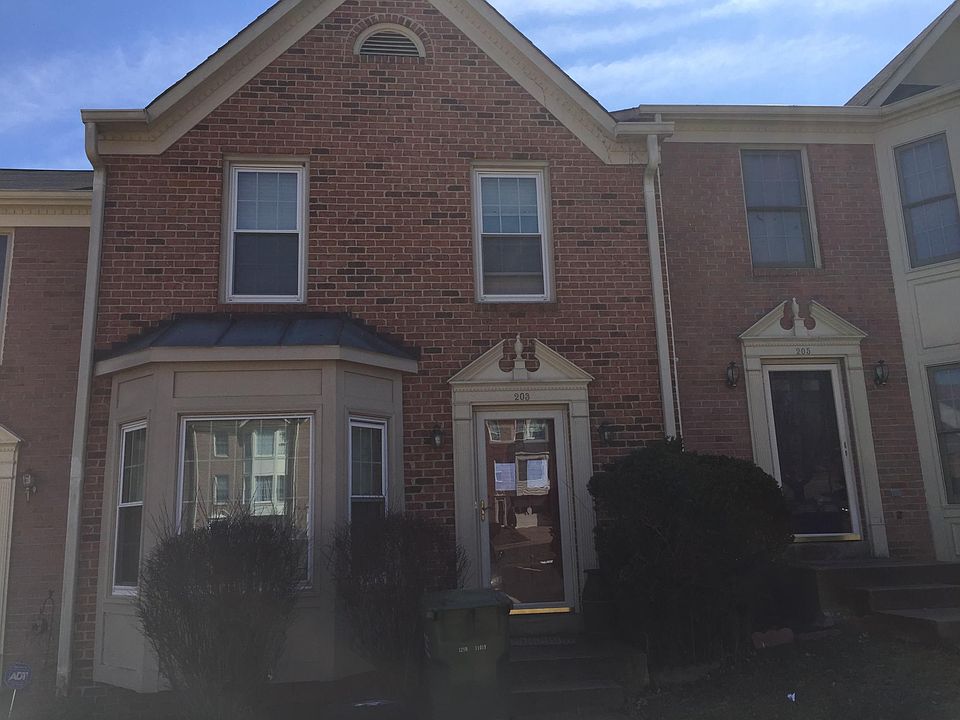 1st image of 203 Stoney Brook Ct