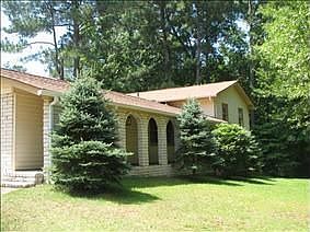2nd image of 28 Lynn Cir