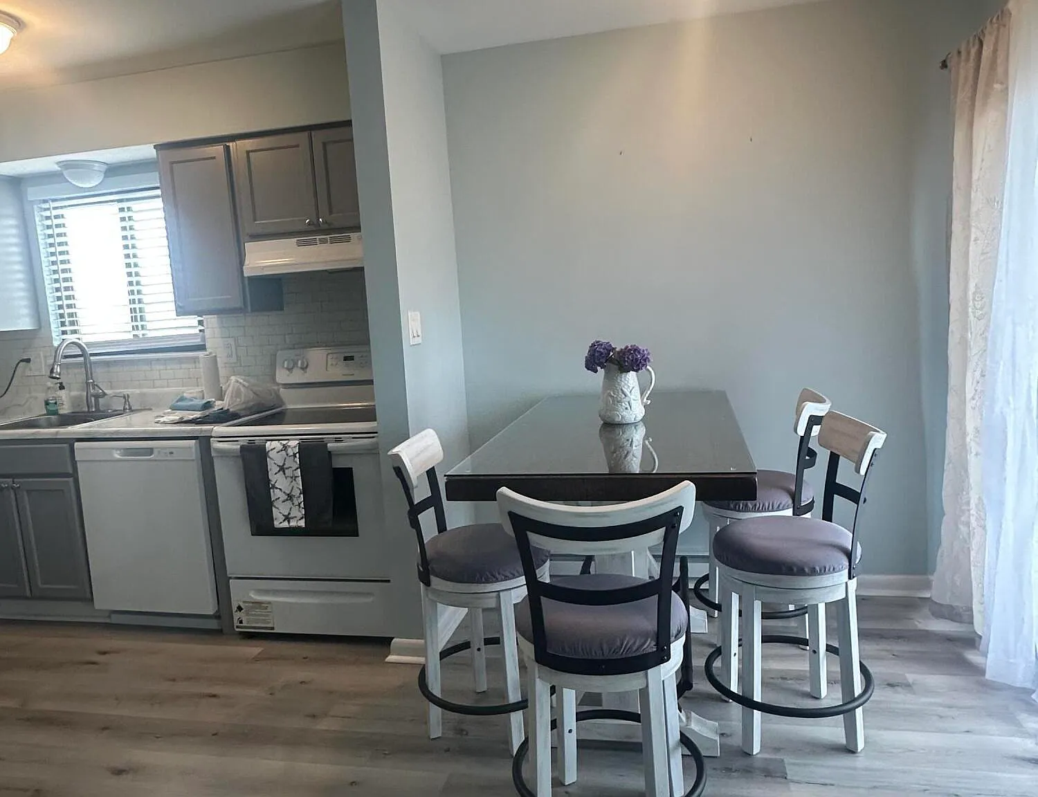 1 bed, $2,095 — Photo 3