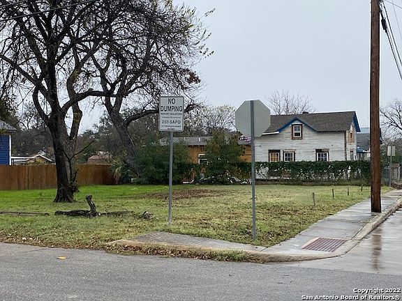 5th image of 1802 N Comal