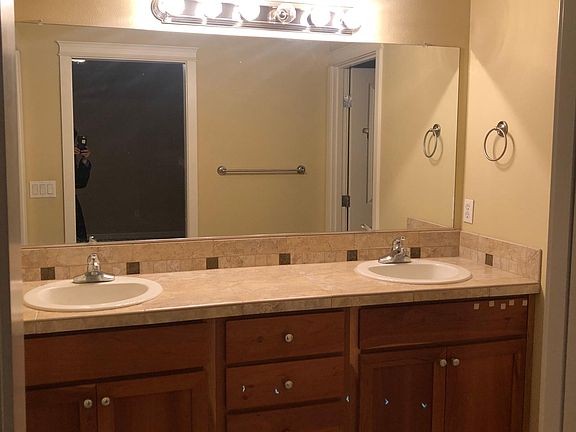 3rd image of 10006 NE 28th Pl