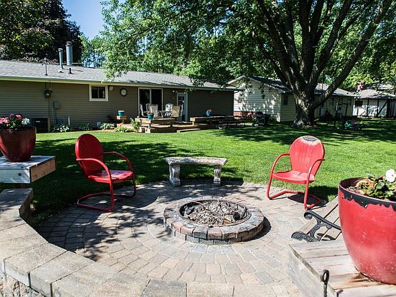 4th image of 304 Orchard Ln